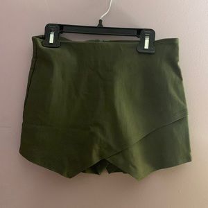 Green envelope skirt/ skort